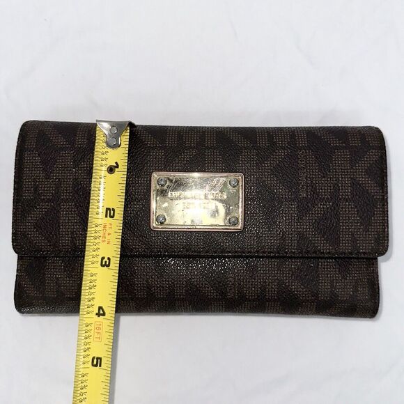 Michael Kors Women's Jet Set Large Checkbook Wallet Brown Signature MK Monogram - Picture 8 of 9